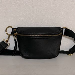 Black women fanny pack